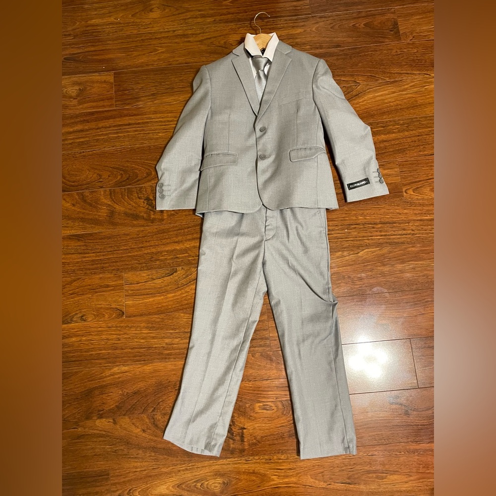 Boys Grey Suit Set 5 pieces size 7